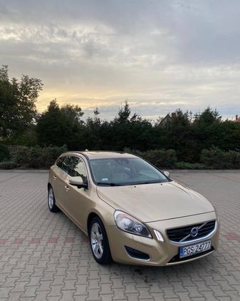 Volvo V60 cena 33700 przebieg: 305123, rok produkcji 2011 z Gdynia małe 121